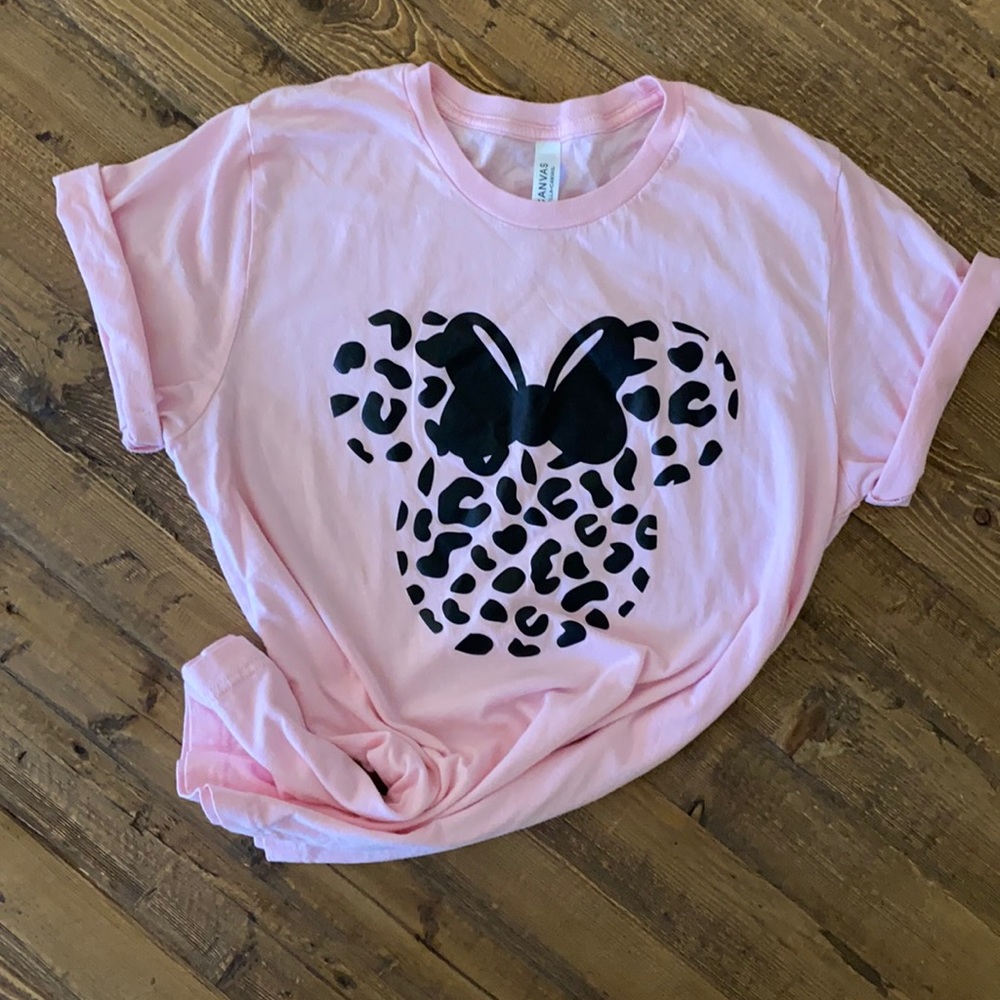 Women’s Disney shirt size Medium